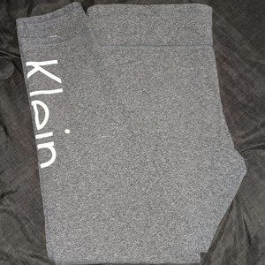 ✨FREE Calvin Klein leggings.